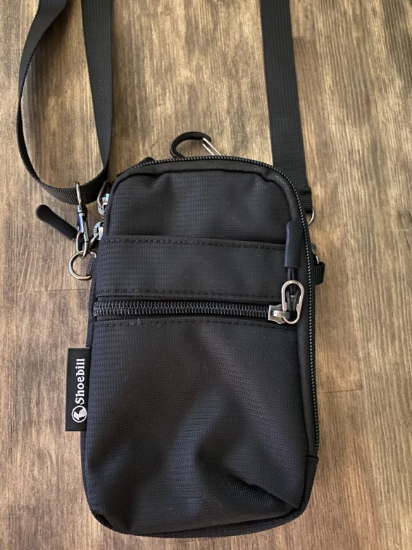 シュービル、タッチパネル対応マルチポーチ