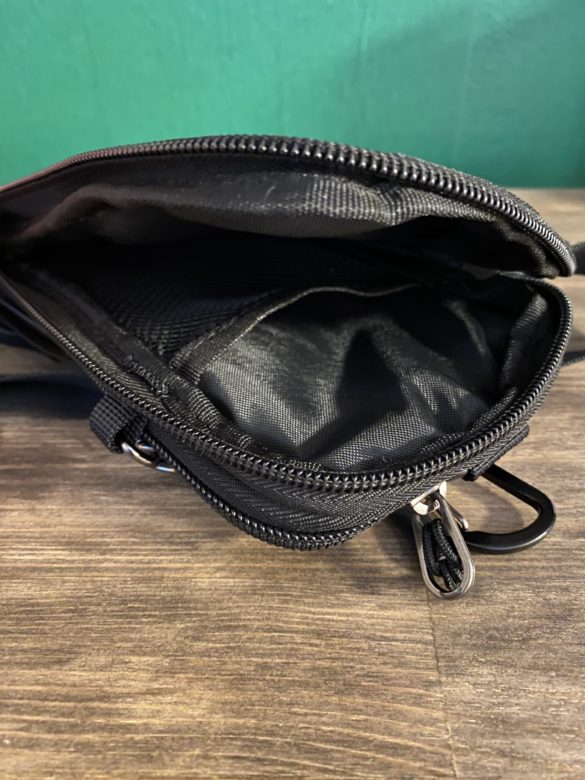 シュービル、タッチパネル対応マルチポーチ